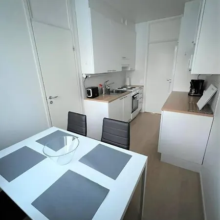 Kotimaailma - Kalustettu Kolmio Rauhallisella Alueella Espoossa 公寓 *